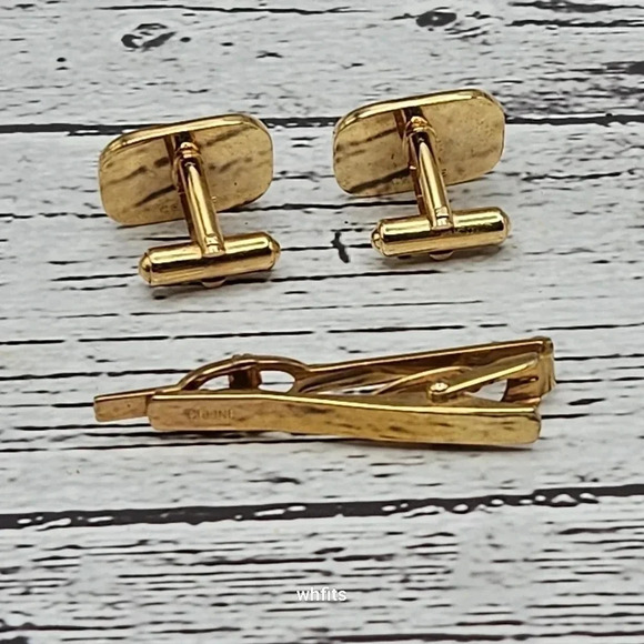 Celine Gold and Burgundy Cufflinks and Tie Bar Set - Picture 2 of 6
